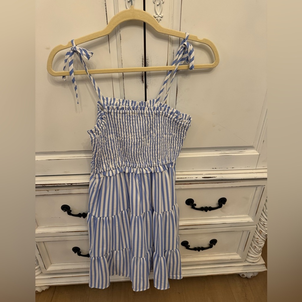 Women’s size large blue and white dress
